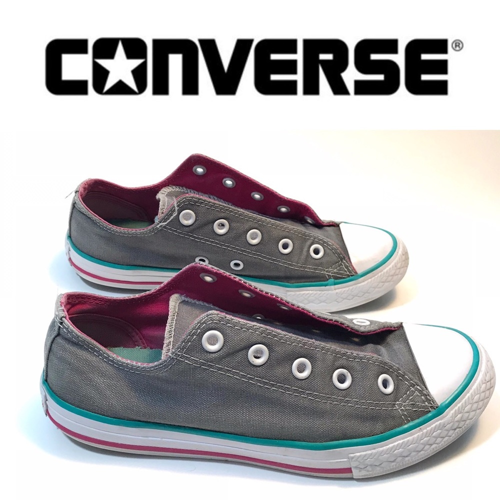 Gray low tops converse